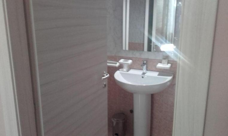 Hotel Ded 1 Πάρμα Εξωτερικό φωτογραφία